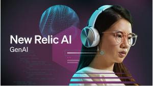 Développeuse avec casque d'écoute en train d'utiliser New Relic AI